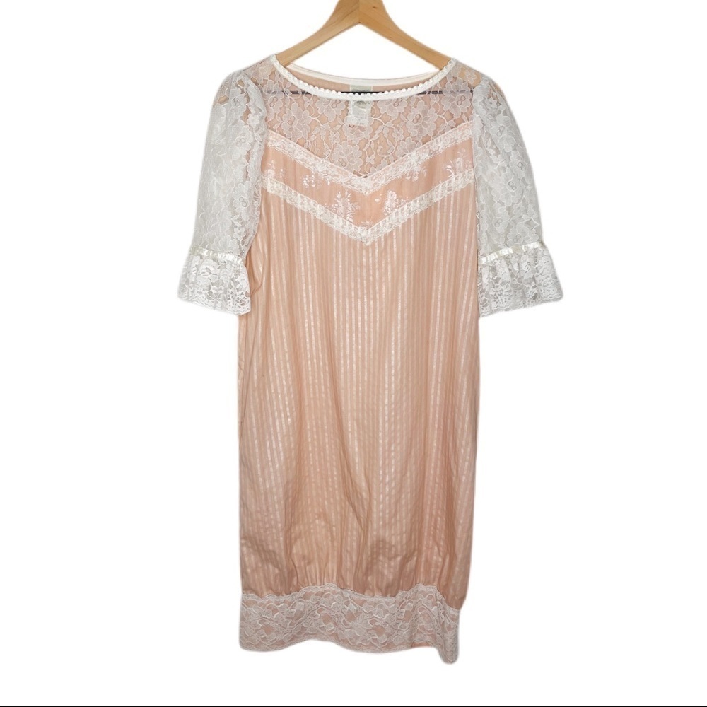 Gunne Sax Vintage Lace trimmed dress